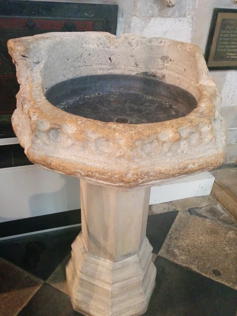 Чаша, в которой по преданию крестили Шекспира